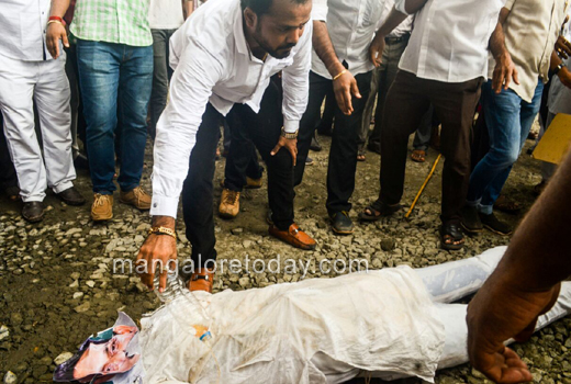 Cong protest 